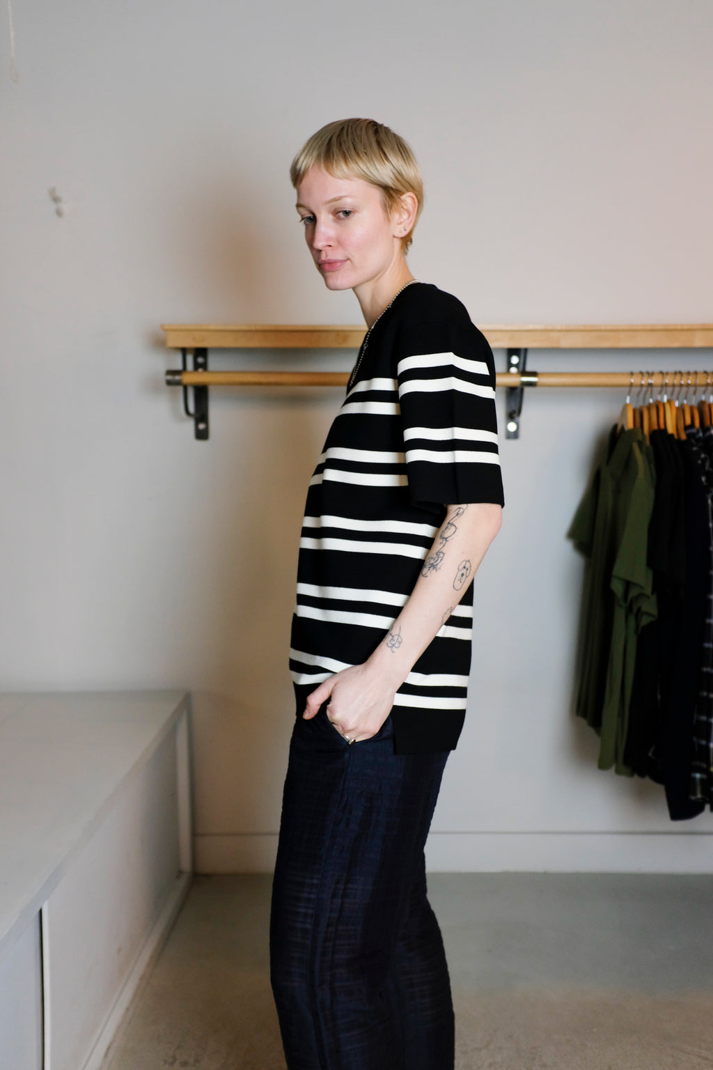 Filippa K - Milano Knit T-Shirt - Black/White - Side