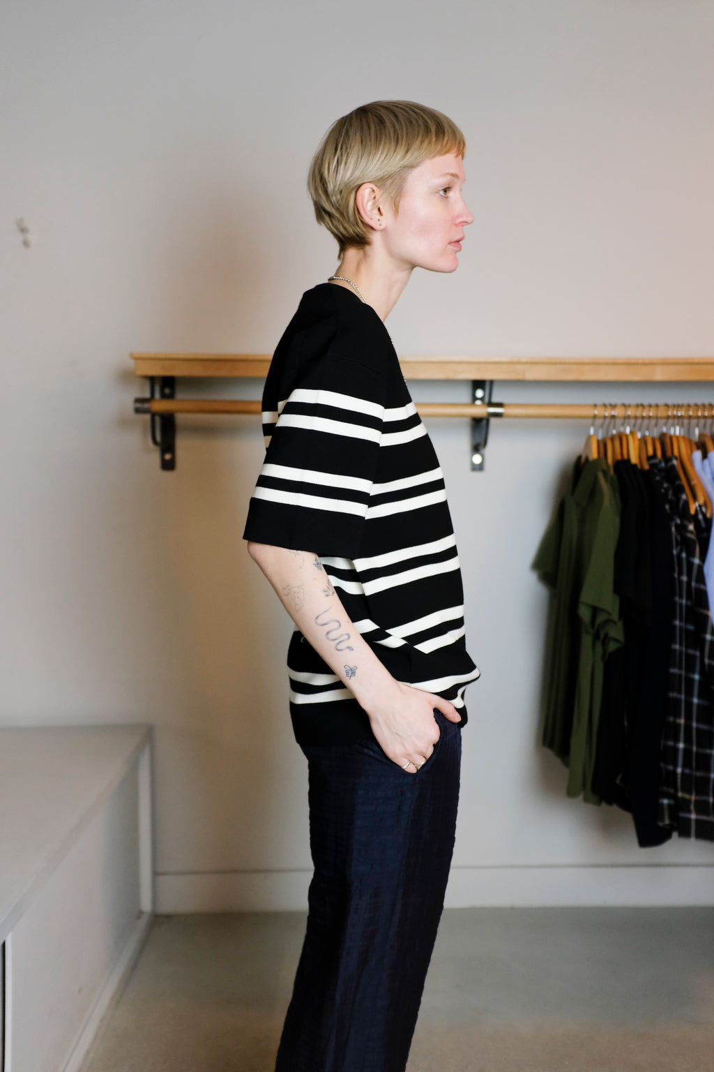 Filippa K - Milano Knit T-Shirt - Black/White - Side