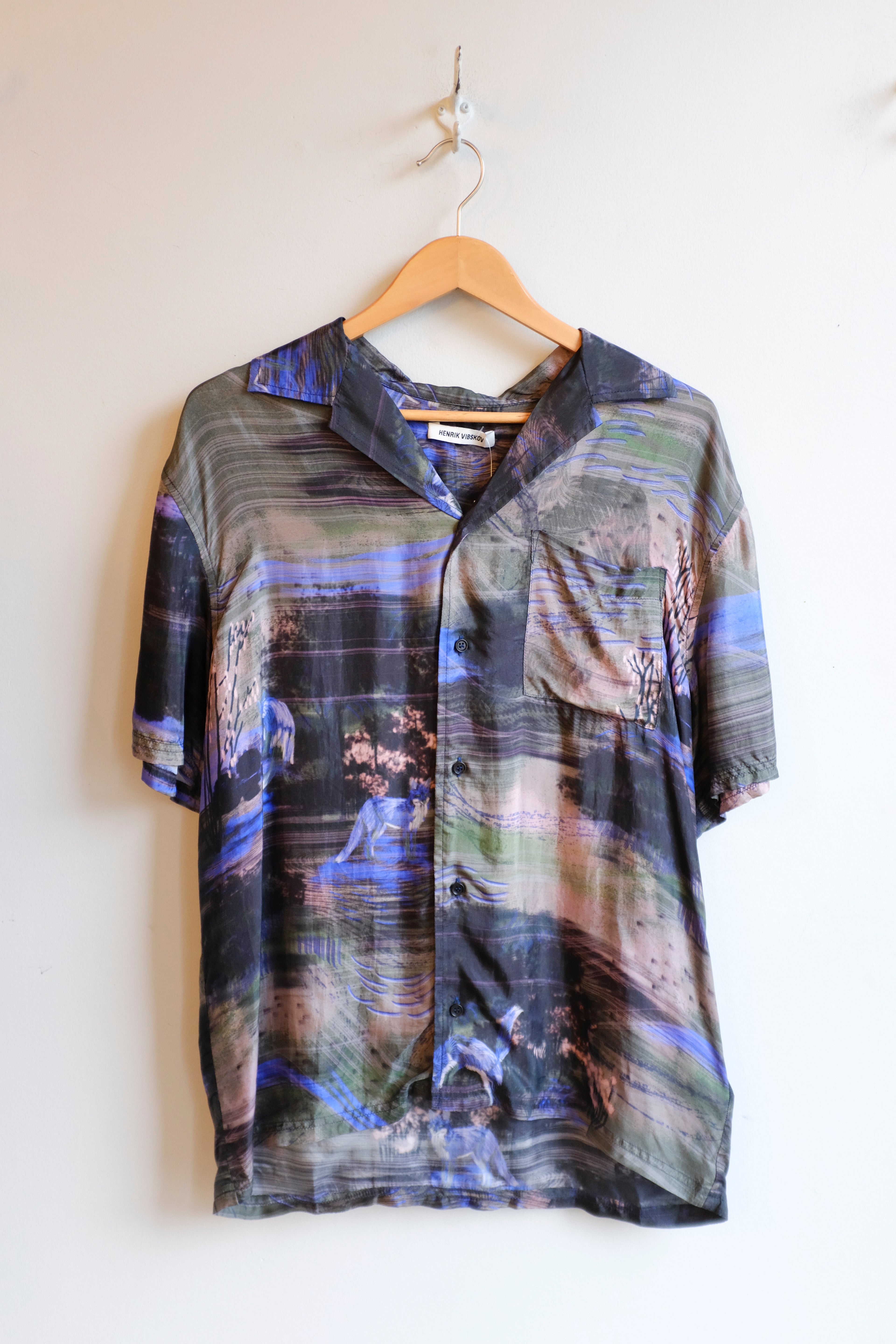 Henrik Vibskov - Artist Shirt - Foxes - flat front