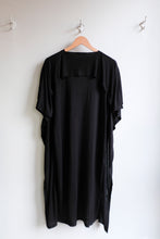 Load image into Gallery viewer, henrik Vibskov -Knuckle Long Tee - Black - flat back
