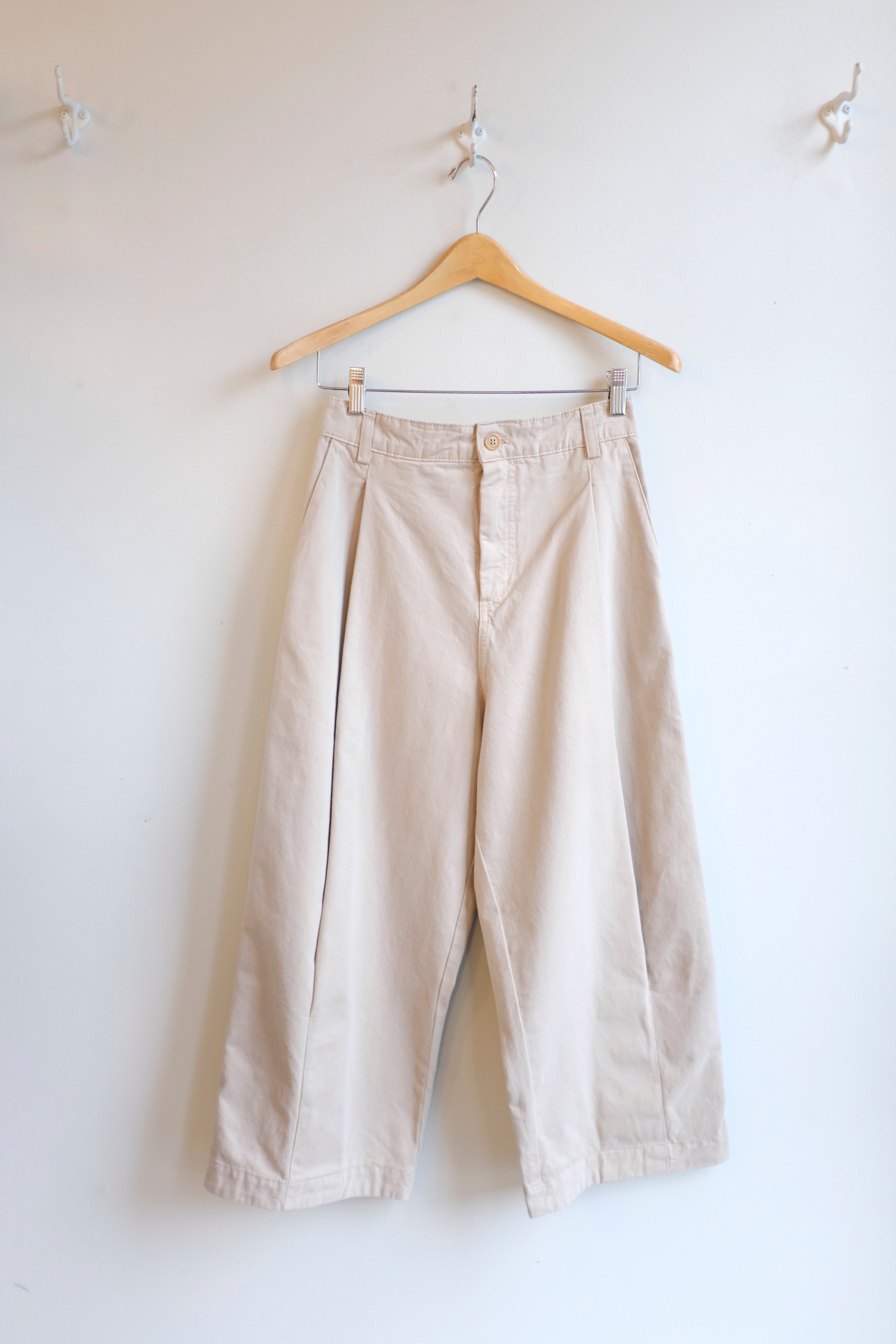 Henrik Vibskov - Open Dart Pants - Sand - flat front