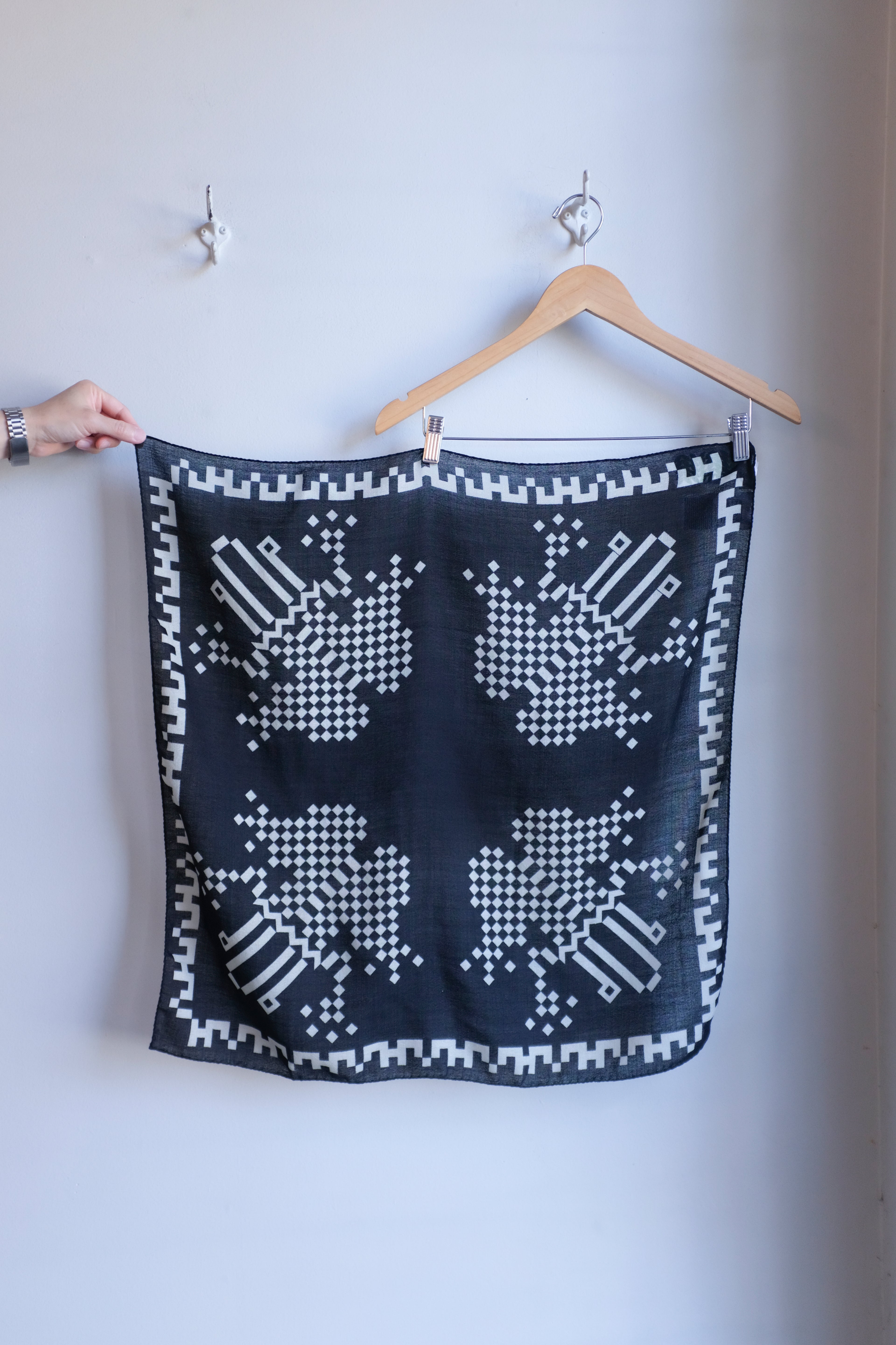 Henrik Vibskov Pixel Frog Wool Scarf - Pixelated Black Frog