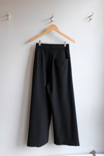 Load image into Gallery viewer, henrik Vibskov - Shape Pants - Black - flat back
