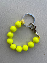 Load image into Gallery viewer, ina seifart - BIG Perlen Short Keyholder - yellow beads yellow ribbon
