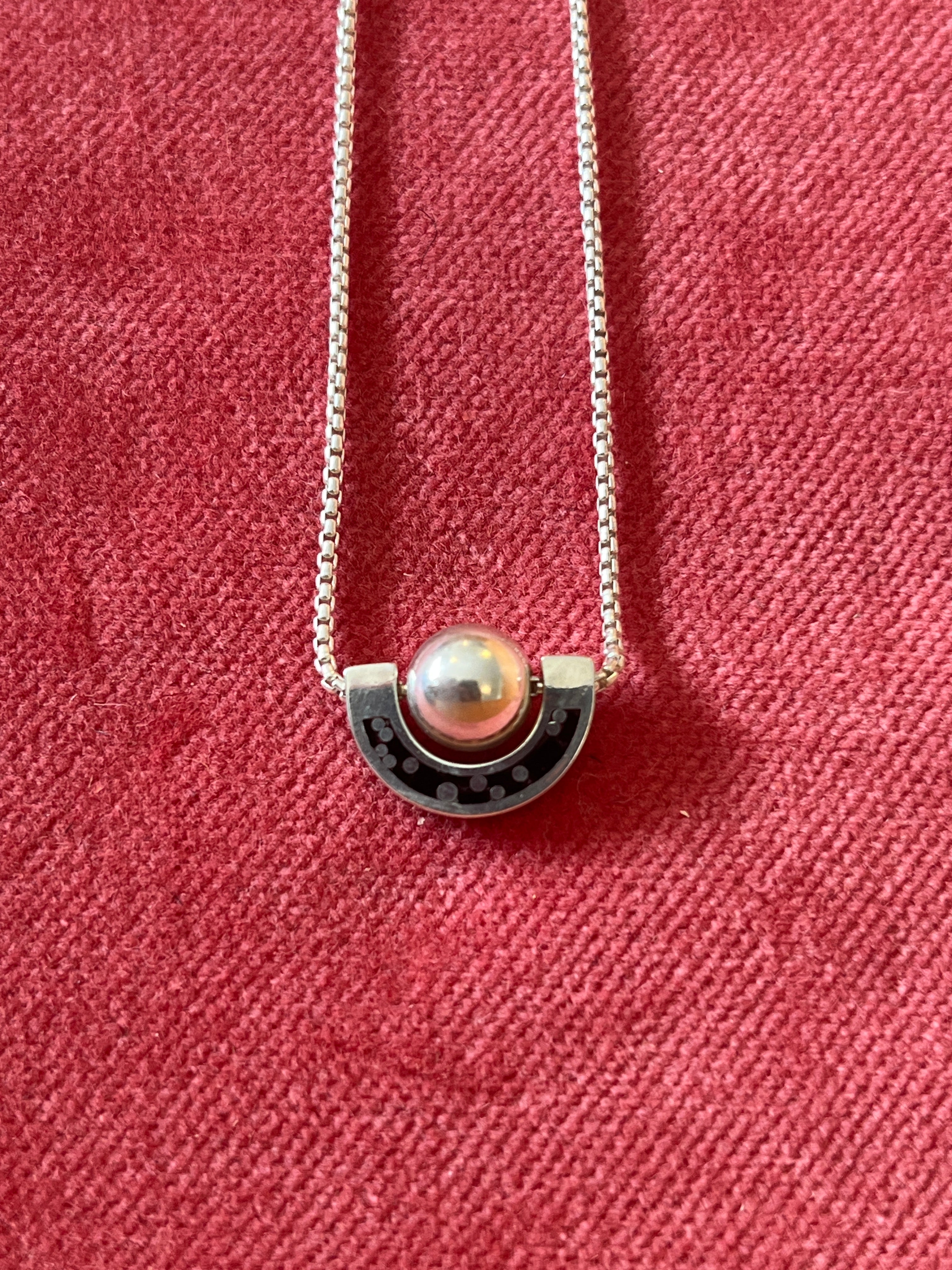 Dia Necklace