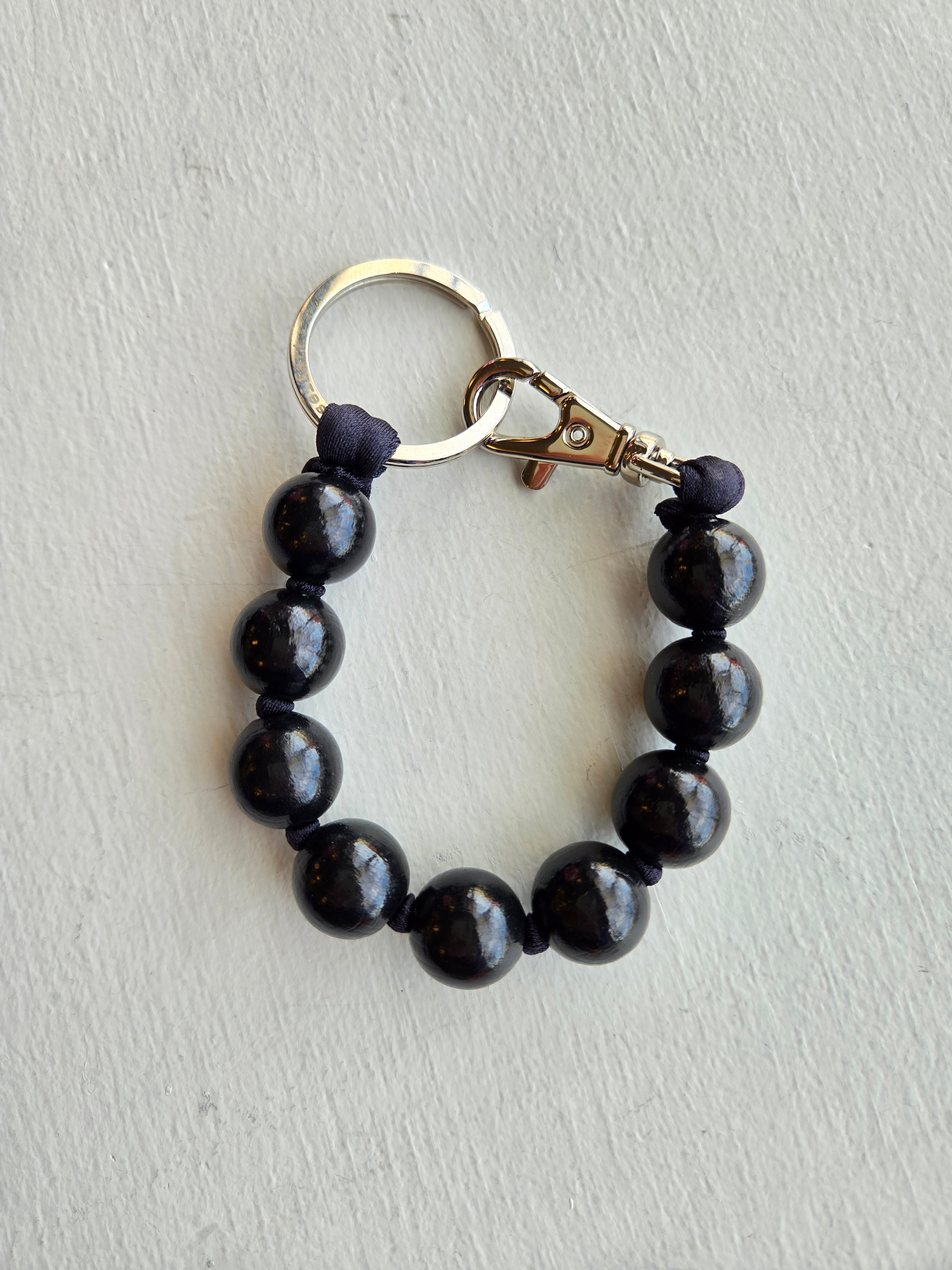 ina seifart - BIG Perlen Short Keyholder - black