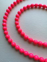 Load image into Gallery viewer, Ina Seifart Handykette Phone Necklace - Neon Pink closeup
