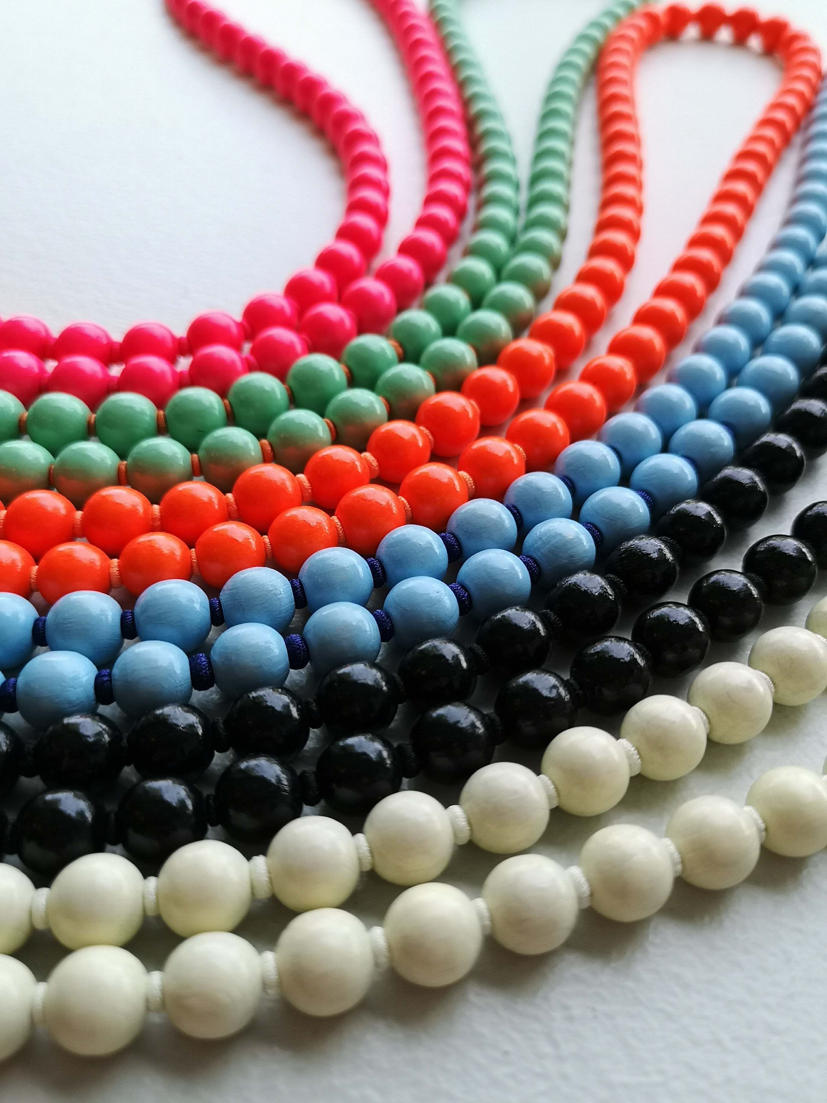 Ina Seifart - Handykette Phone Necklace - Various Colours closeup of wooden beads