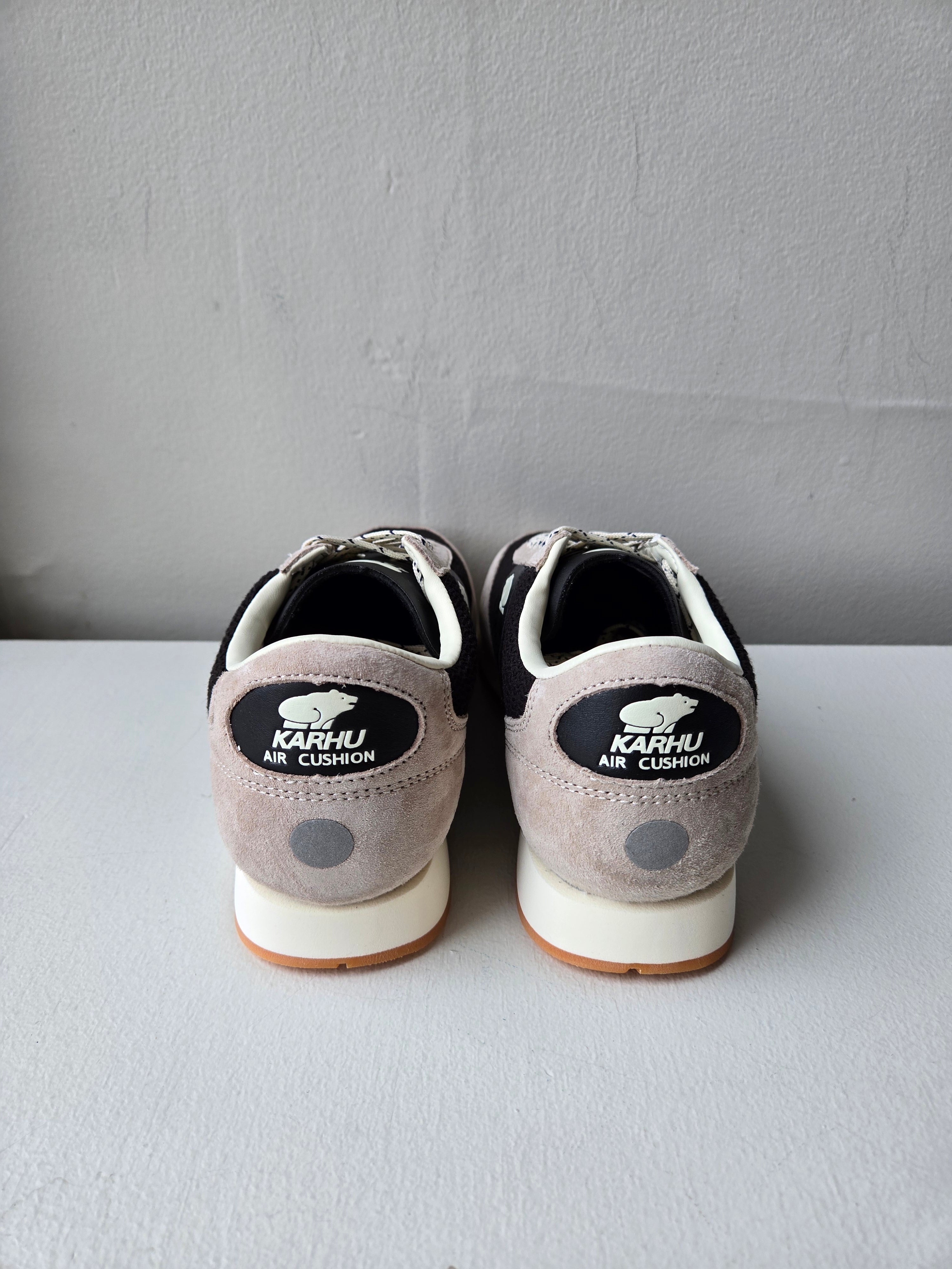 Karhu Albatross 82 Sneaker - Silver Lining/Jet Black