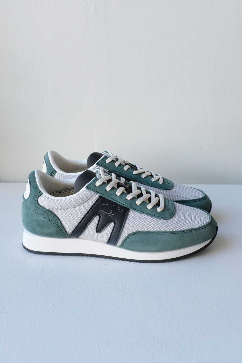 Karuhu - Albatross 82 Sneaker - Dark Forest/Caviar - side