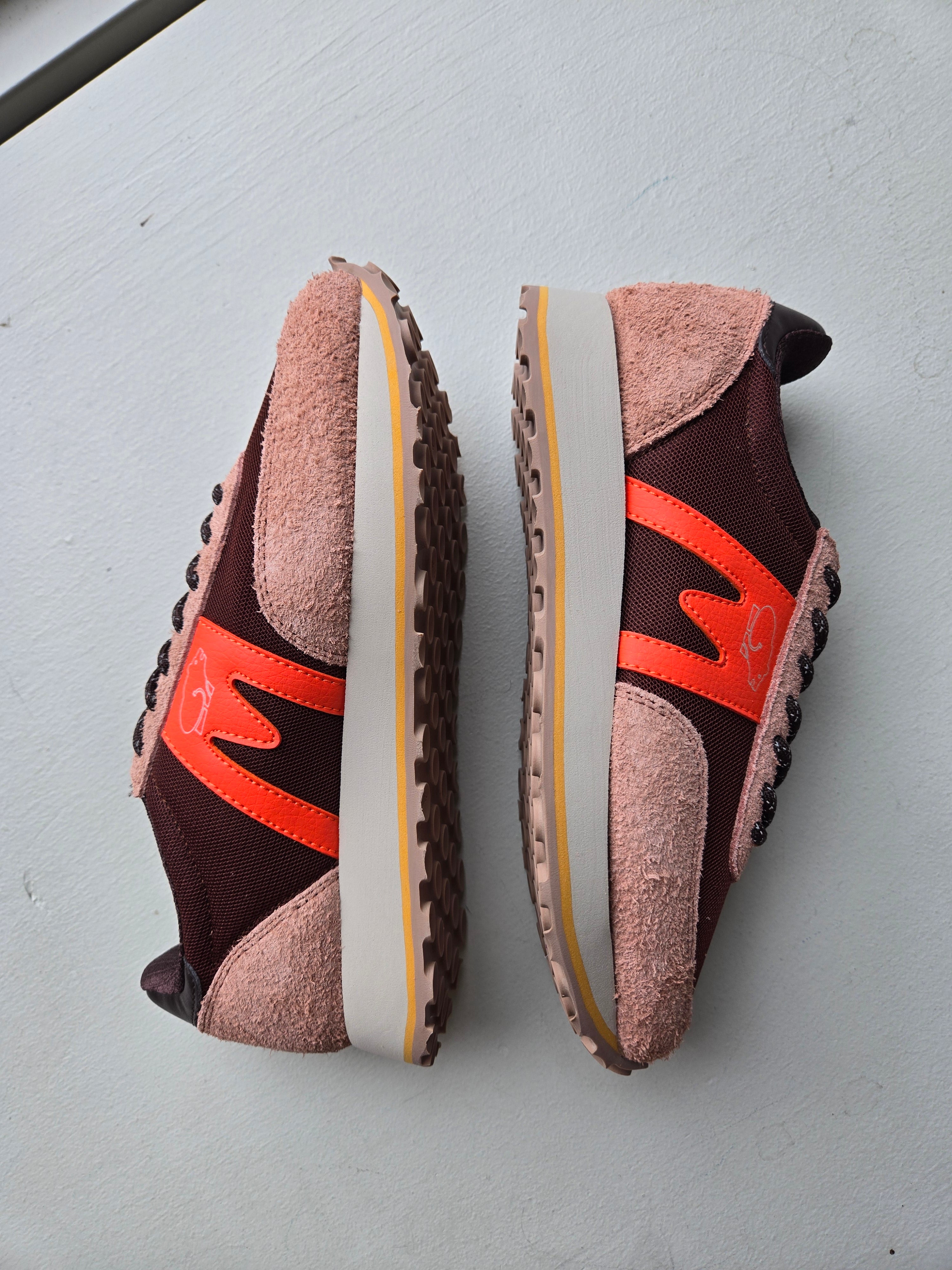 アローヨガ　エアリフトXS ユミコア Albatross Control Sneaker - Cork/Flame – Eugene Choo