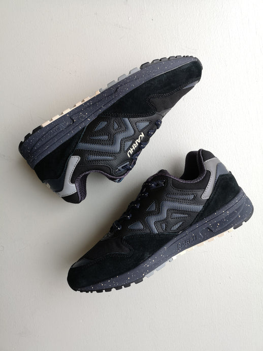 Karhu Legacy 96 Sneaker - Jet Black/Stormy Weather