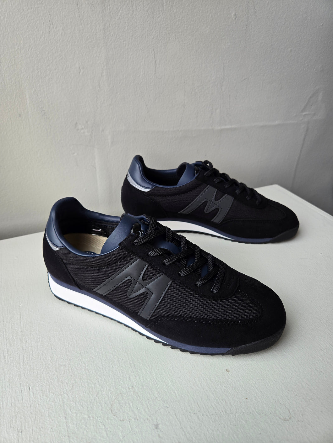 Karhu Mestari Sneaker - Jet Black/India Ink