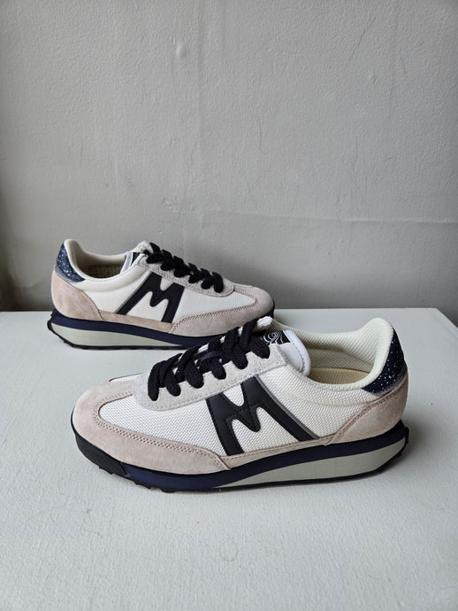 Karhu Mestari Control Sneaker - Silver Lining/Jet Black