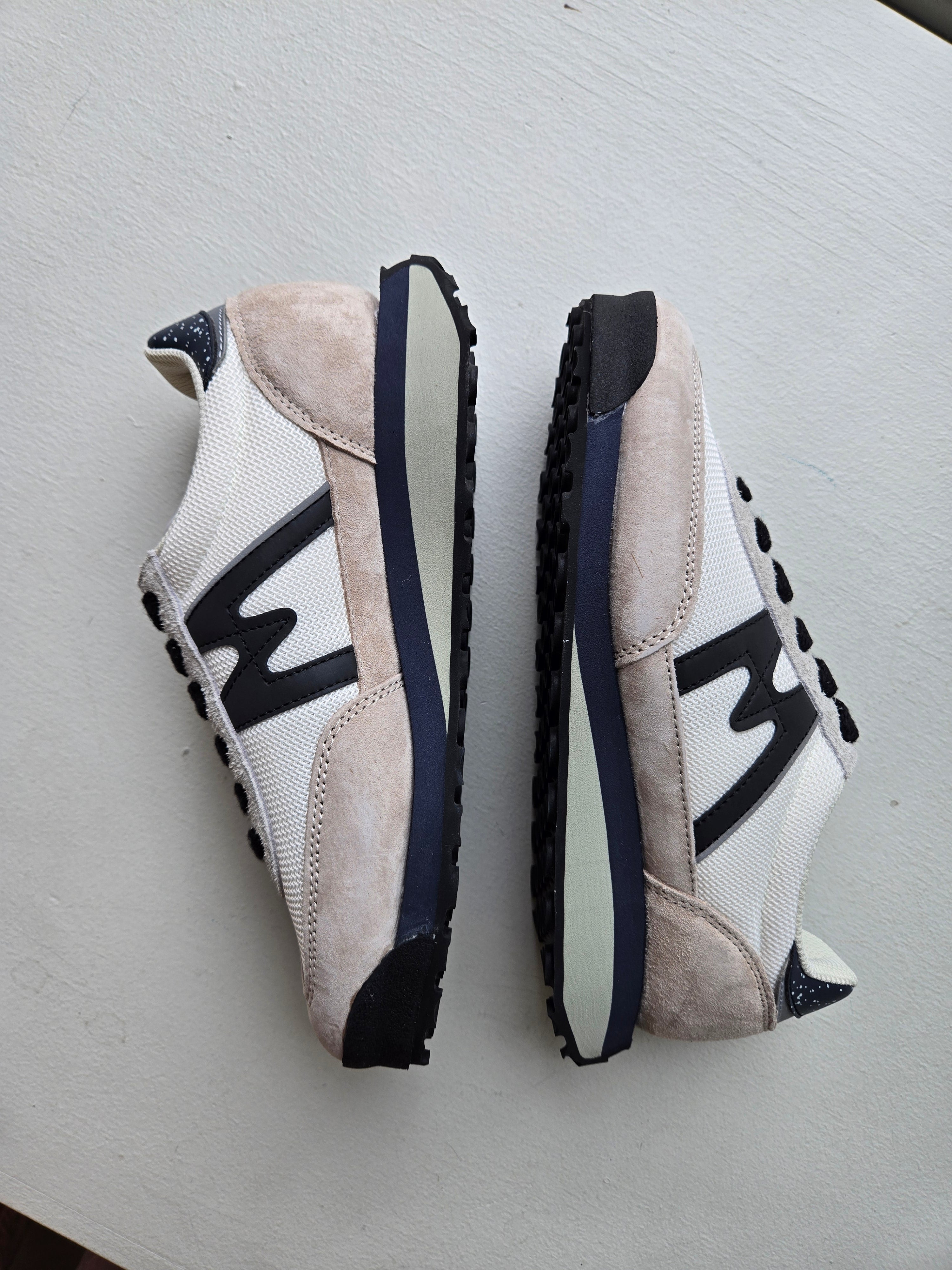 Karhu Mestari Control Sneaker - Silver Lining/Jet Black