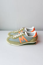 Load image into Gallery viewer, Karhu - Mestari Sneaker - Cedar/Bright Marigold - side

