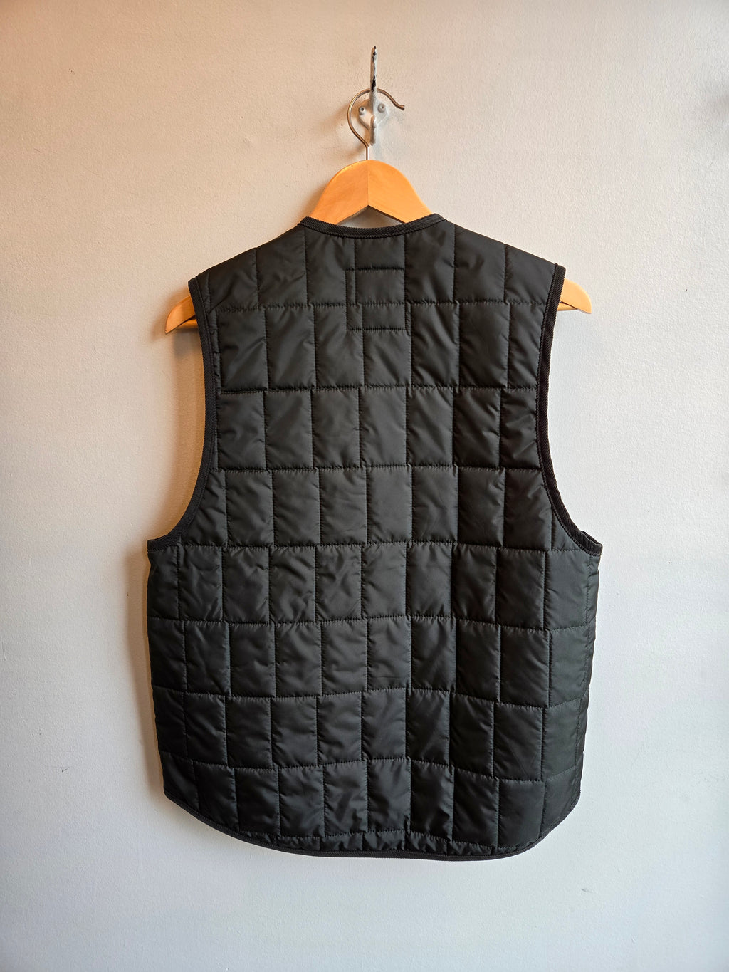 Lavenham Liner Gilet - Rosin Green - back
