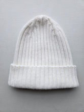 Load image into Gallery viewer, Le Bonnet - Le Grand Beanie (Lambswool) - Snow
