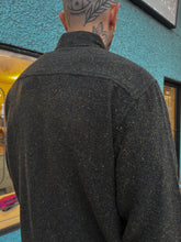 Load image into Gallery viewer, Minimum - Alonso Overshirt - Rosin - texture detail
