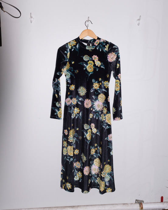 No. 6 - Alix Dress - Velvet Black Brighton Floral - flat front