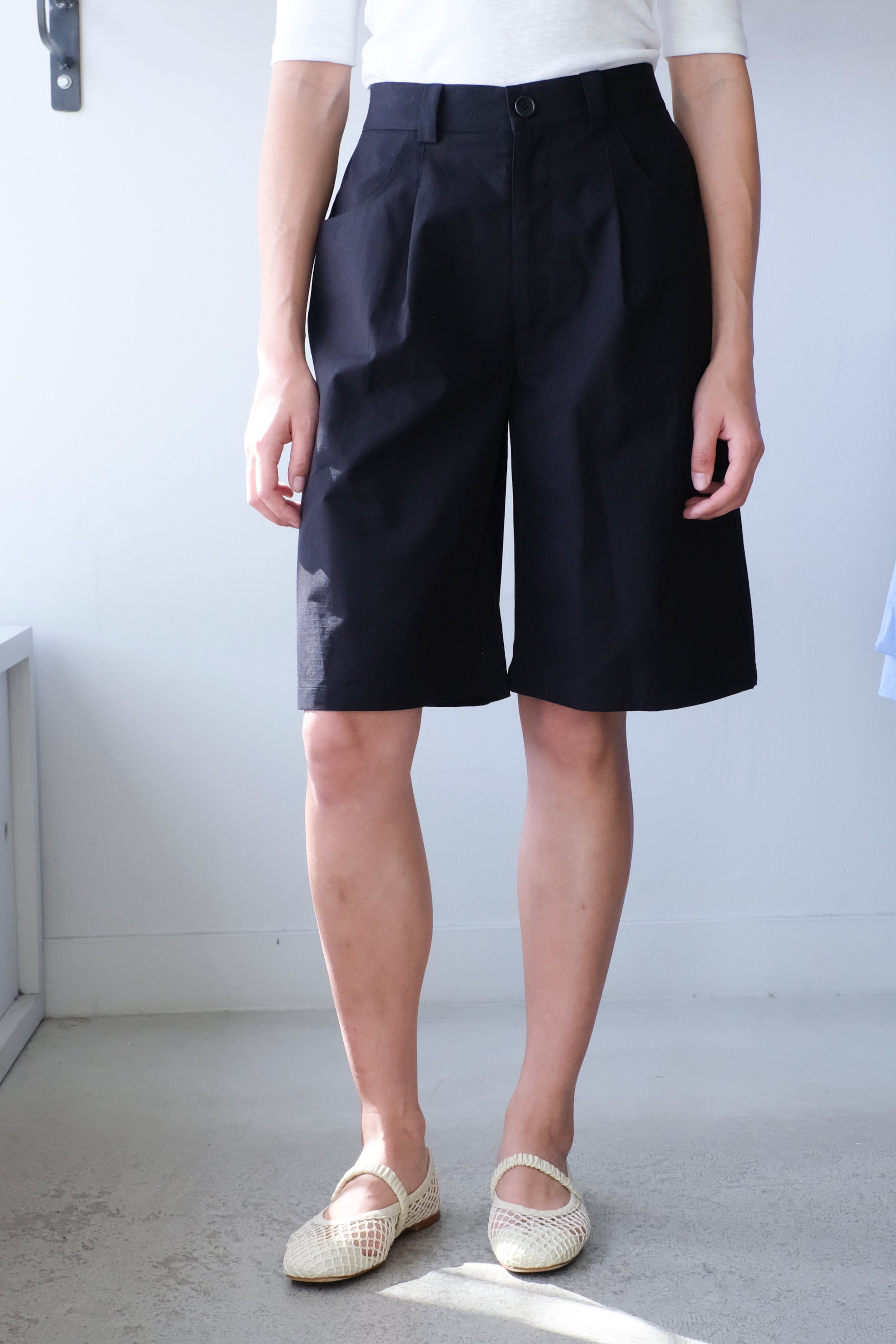 No 6 - Mick Short - Black -front