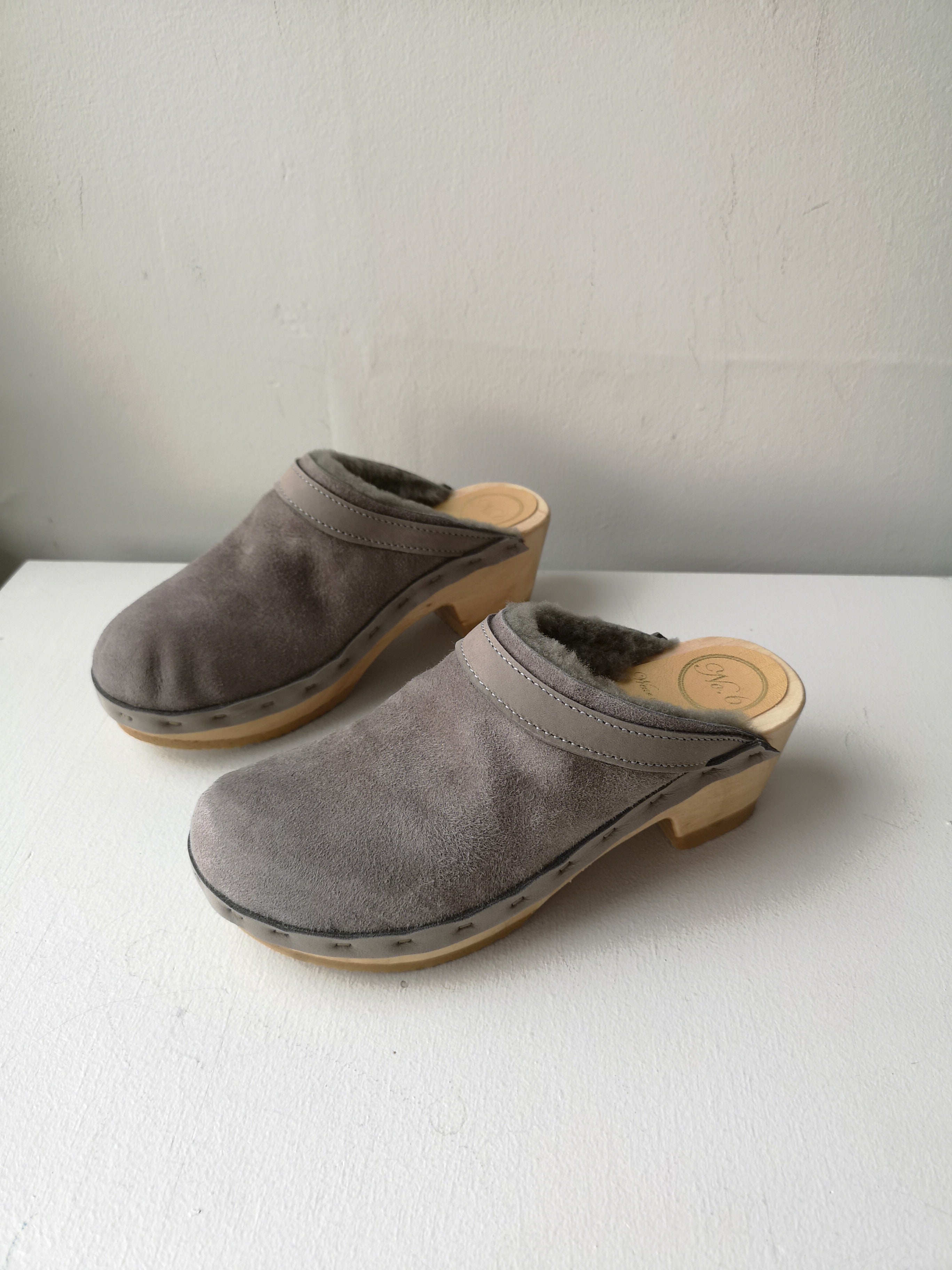 No.6 Dakota Shearling Clog on Mid Heel - Smoke Suede/Cloud