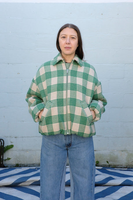 No 6 - Wicke Bomber - Beige/Green - front