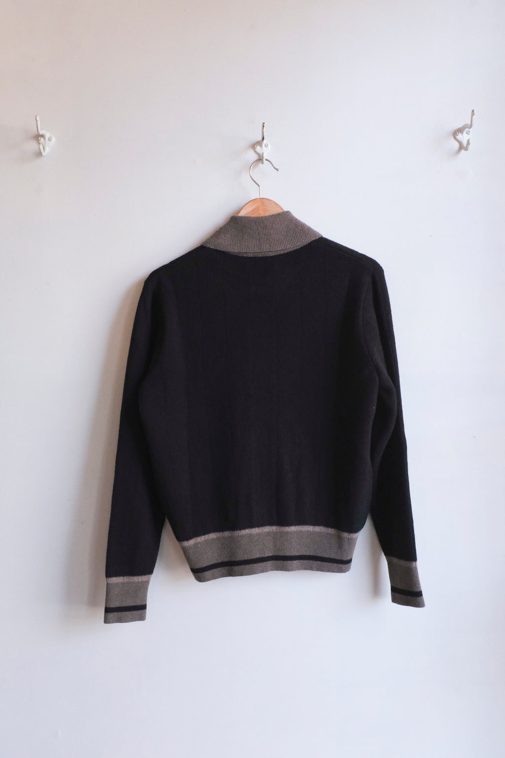 Oliver Spencer - Britten Knitted Cardigan - Black (Colvin)- flat back