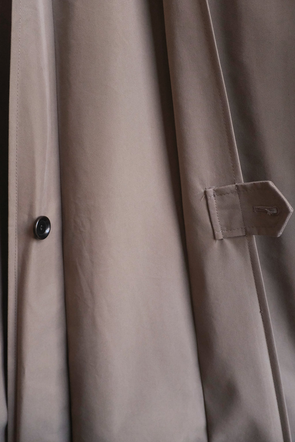 Oliver Spencer - Lothian Coat - Khaki (Marling)- pleat detail