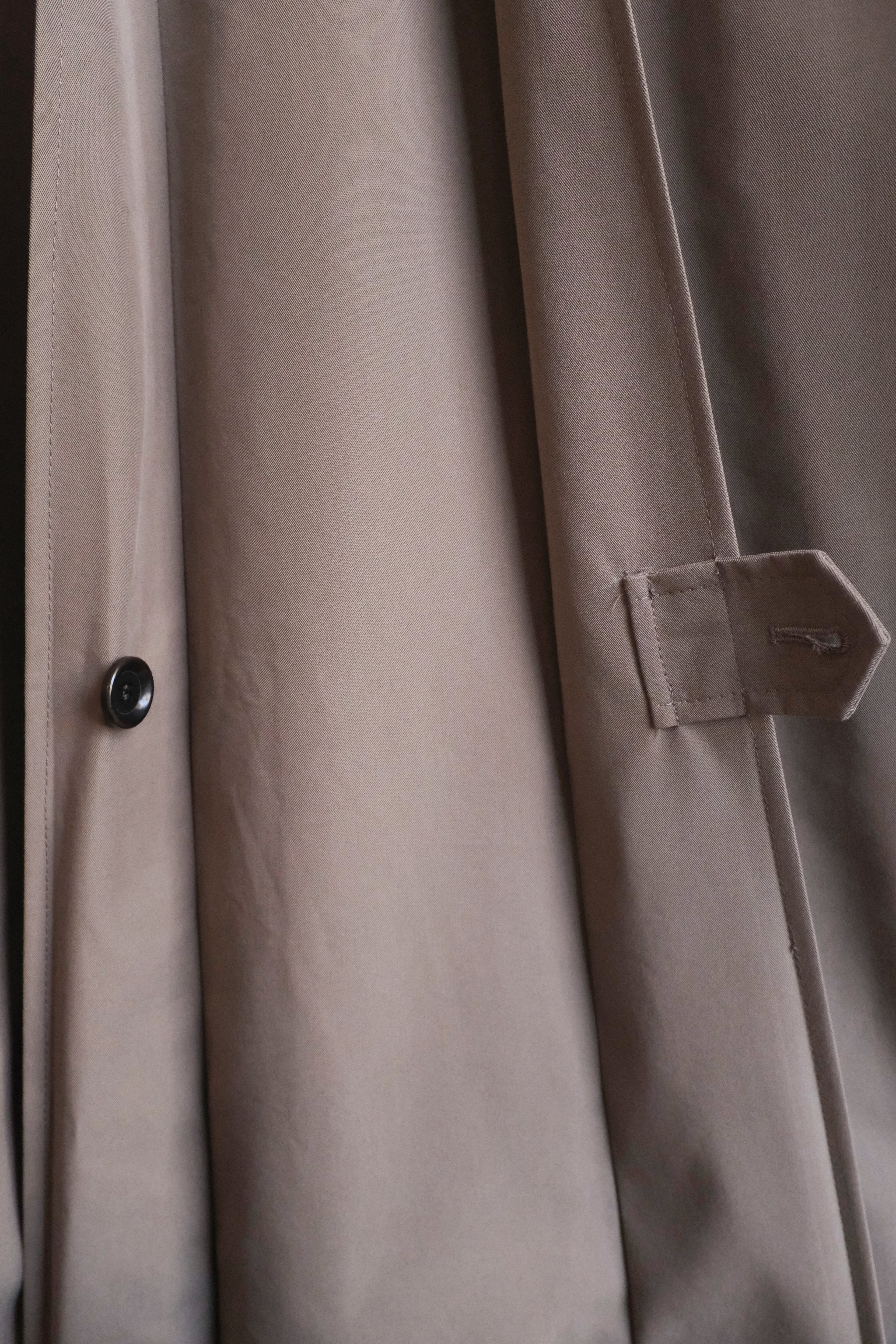 Oliver Spencer - Lothian Coat - Khaki (Marling)- pleat detail