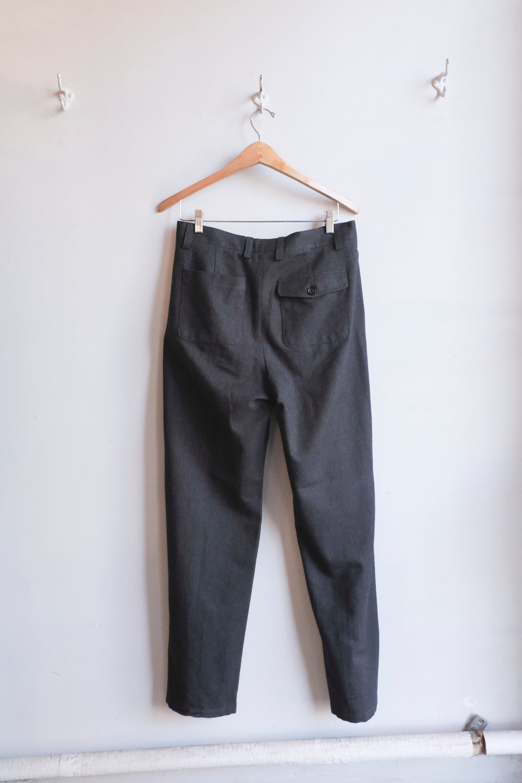 Oliver Spencer -Morton Pleated Trousers - Charcoal (Westerman) - flat back