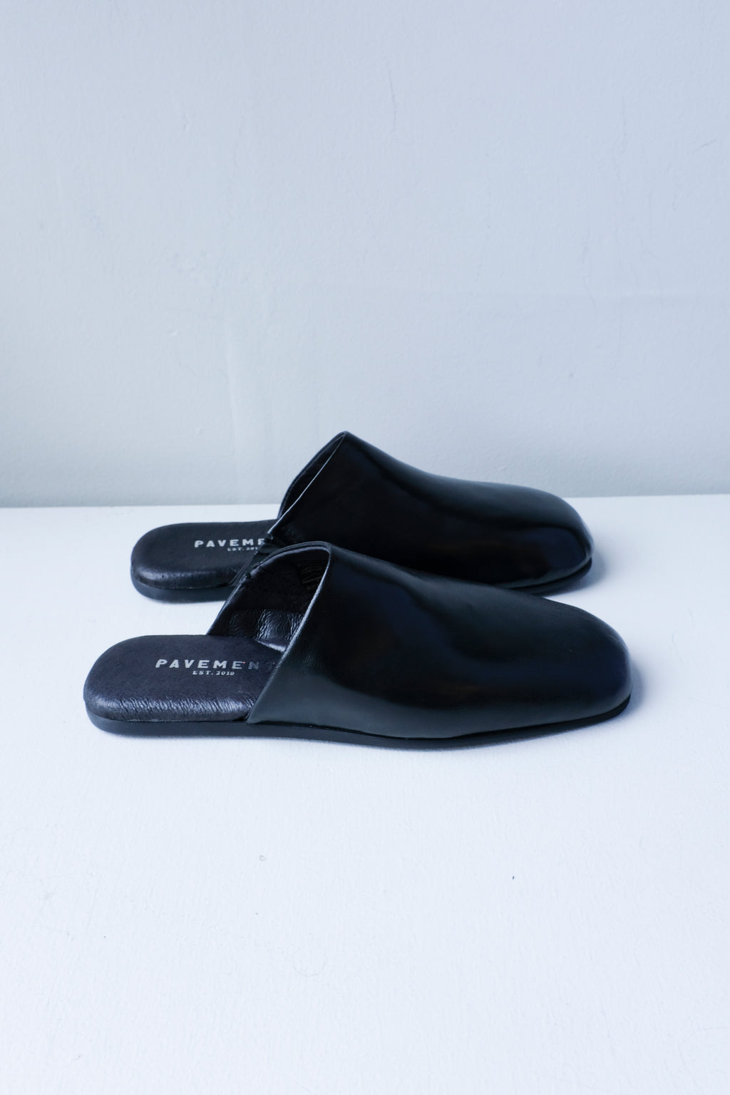 Pavement - Gunilla Mule - Black -side