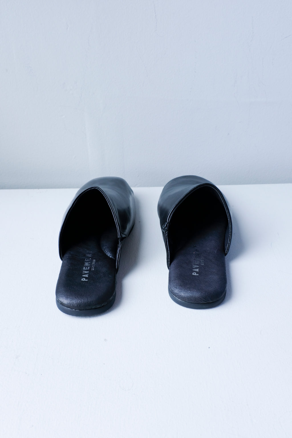 Pavement - Gunilla Mule - Black -back