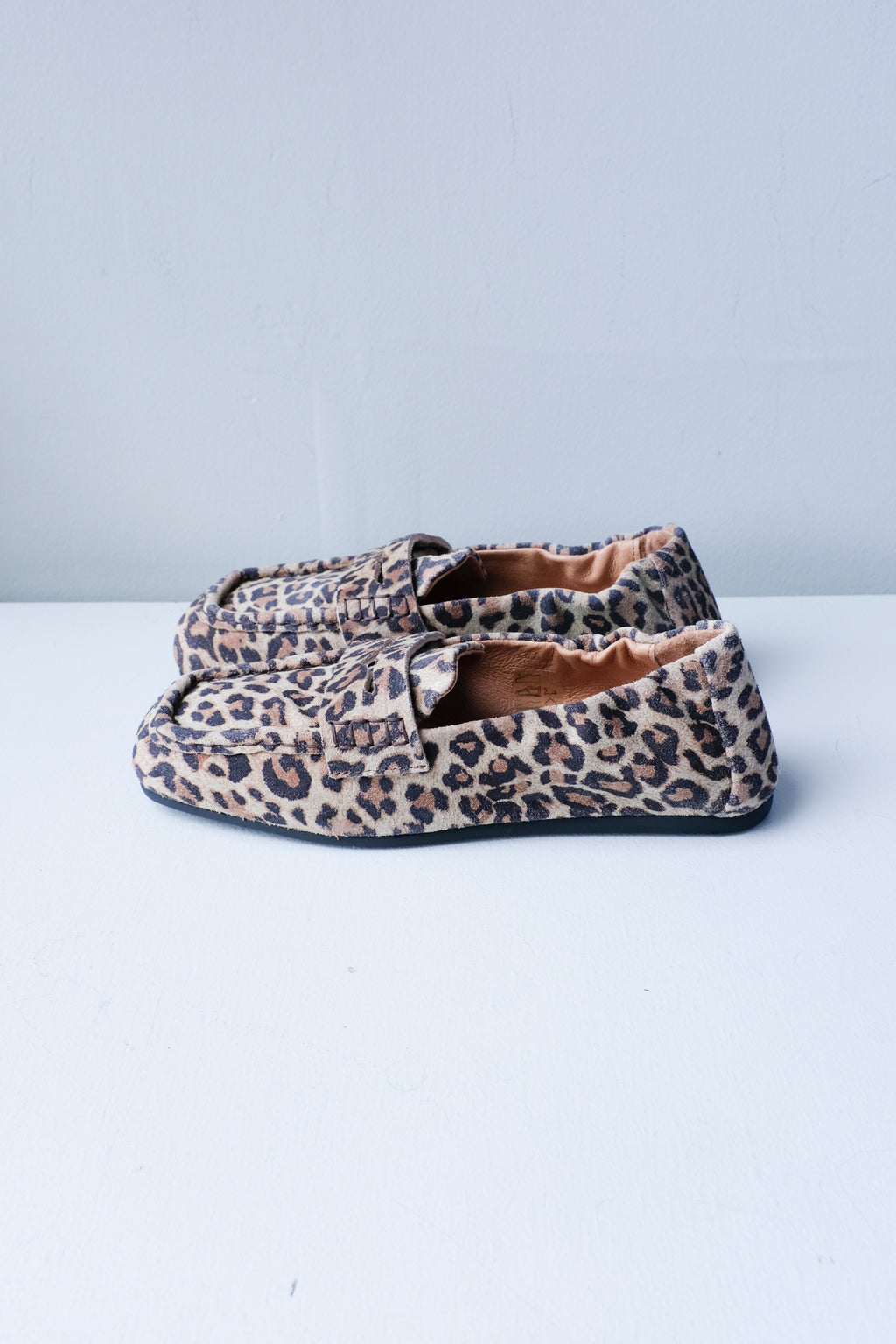 Pavement - Helios Loafer - Leopard Suede -side
