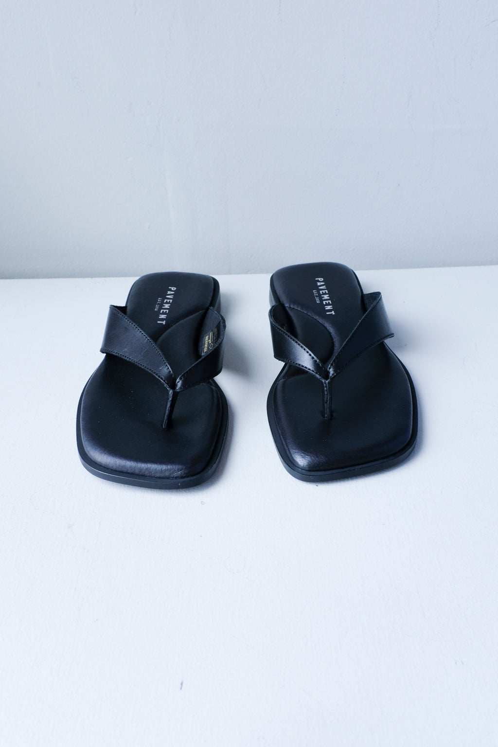Pavement - Lina T-Bar Sandal - Black -front