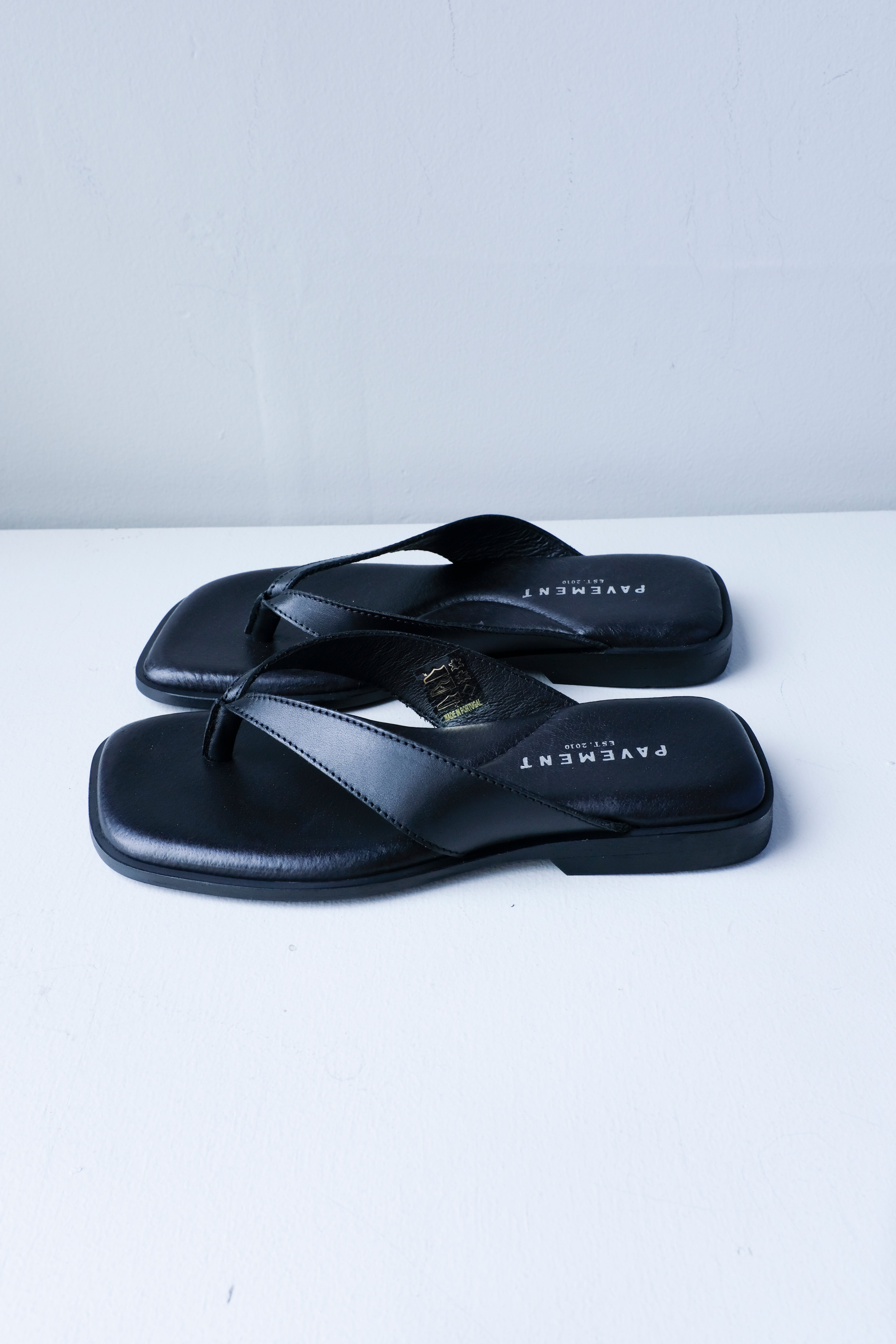 Pavement - Lina T-Bar Sandal - Black -side