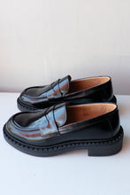 Load image into Gallery viewer, Pavement - Nayeli Patent Loafer - Black Polido -side
