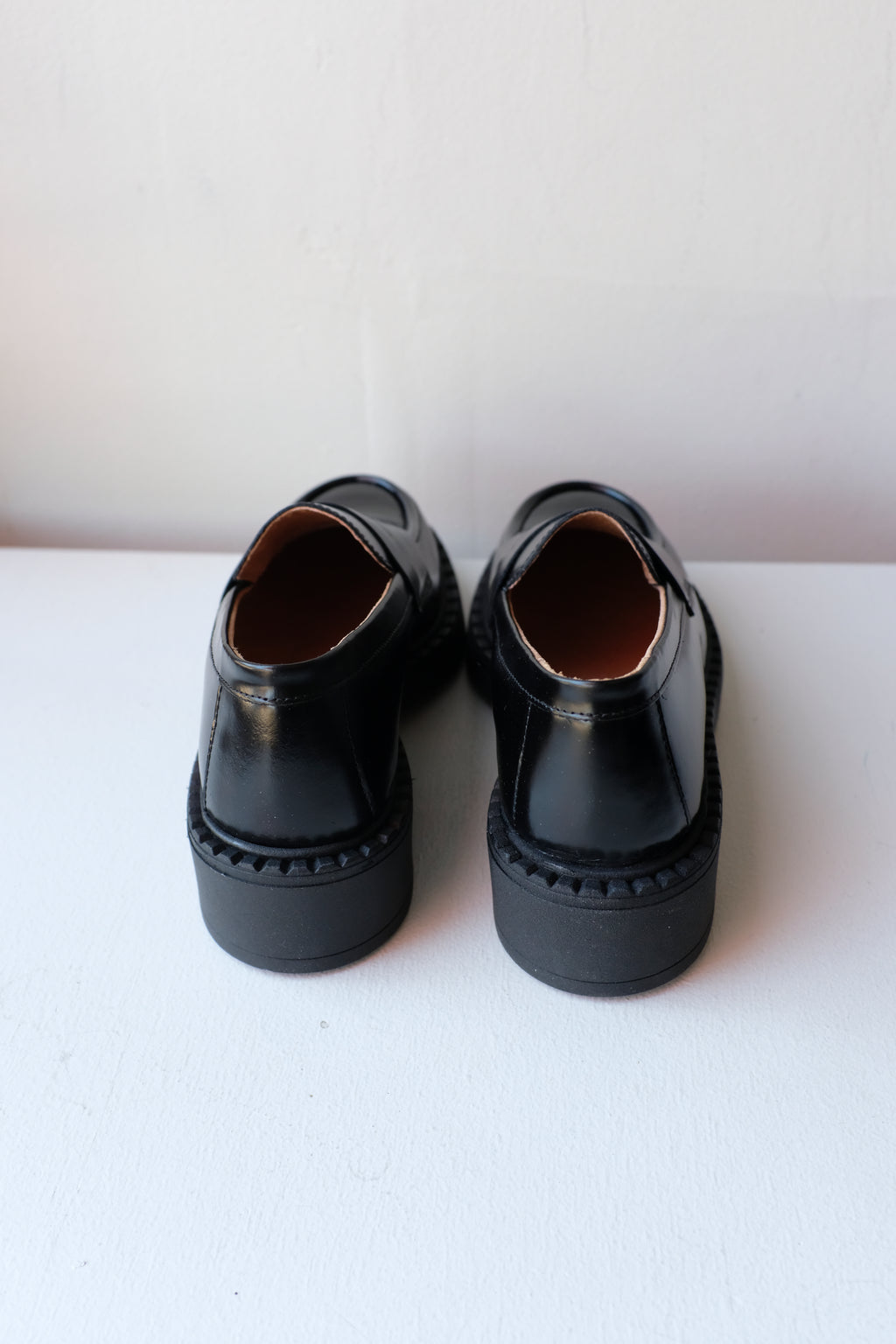 Pavement - Nayeli Patent Loafer - Black Polido - back