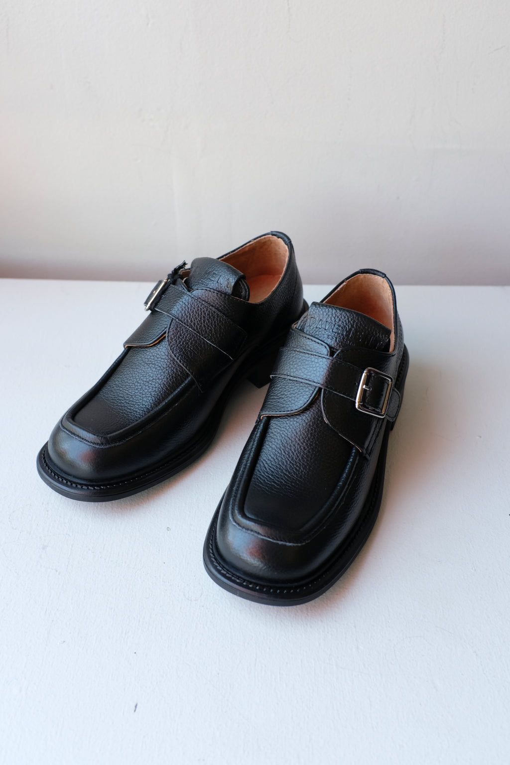 Pavement - Svea Structure Loafer - Black -  front