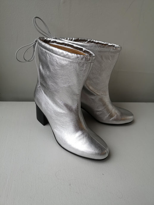 Reike Nen - Drawstring Ankle Boot - Silver