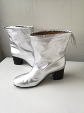 Load image into Gallery viewer, Reike Nen - Drawstring Ankle Boot - Silver
