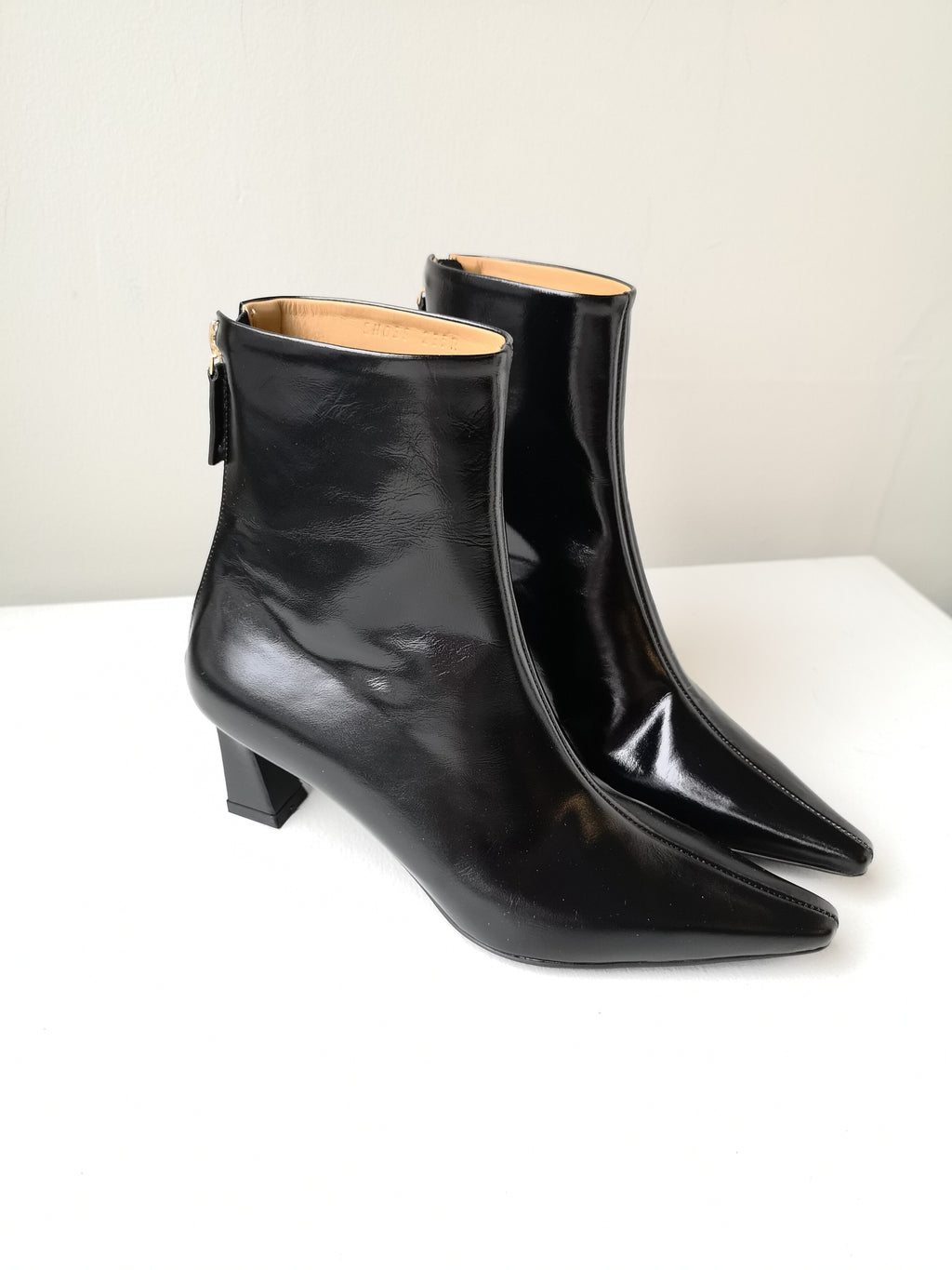 Reike Nen - Slim Lined Ankle Boots - Black
