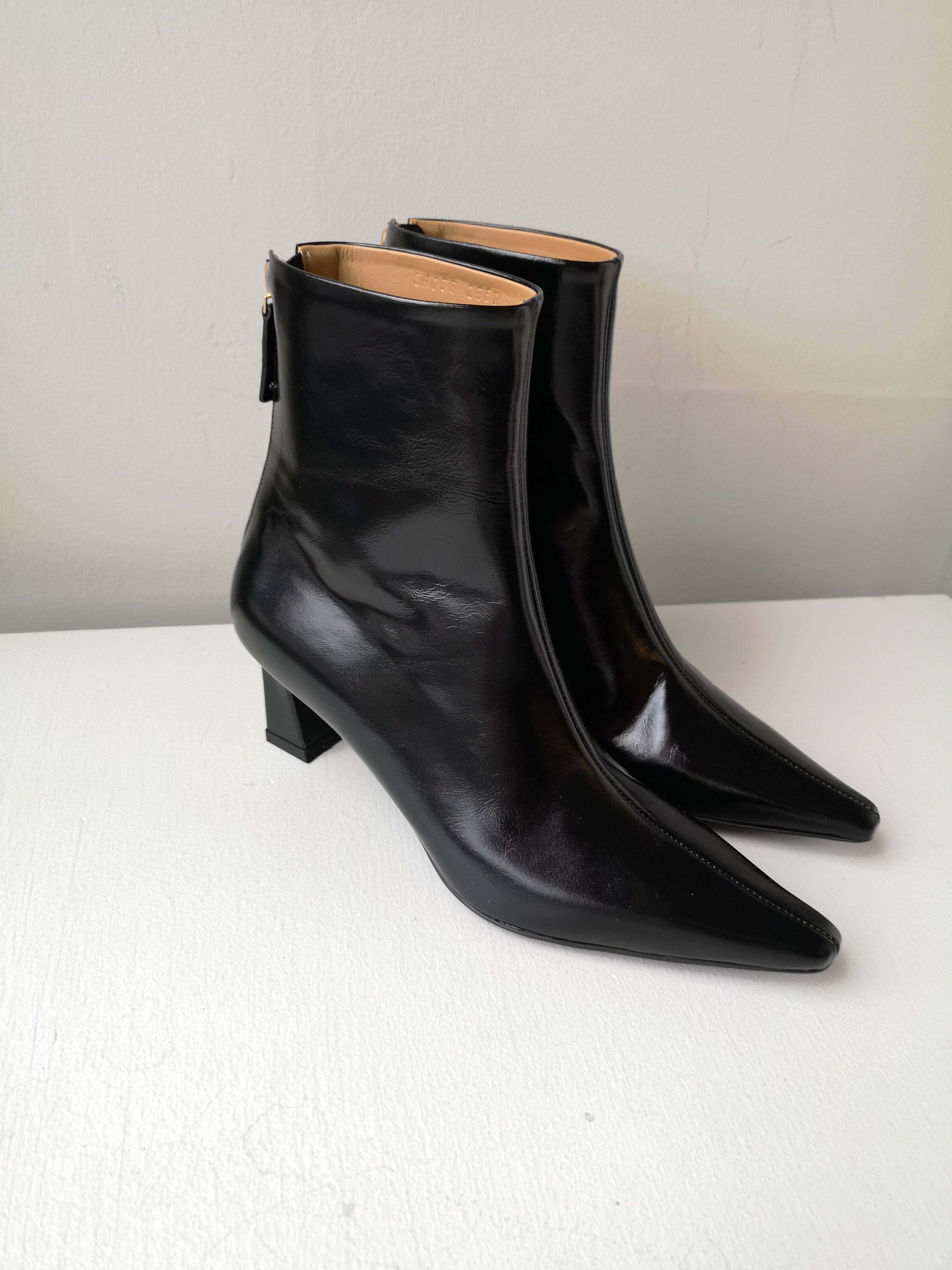 Reike Nen - Slim Lined Ankle Boots - Black