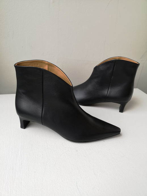 Reike Nen - Westy Short Boots - Black