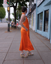 Load image into Gallery viewer, Samsoe Samsoe - Cille Dress - Russet Orange - side
