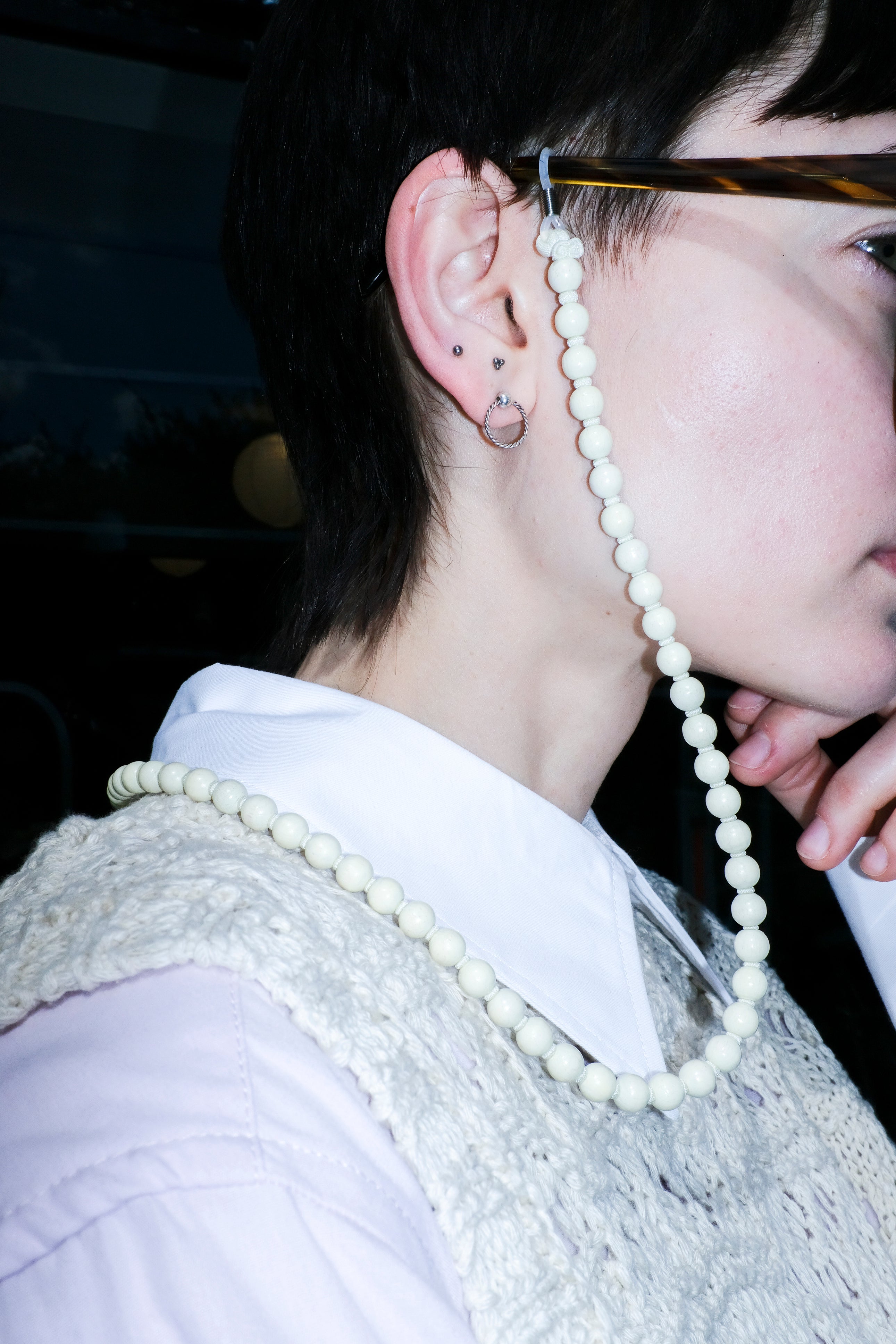 Ina Seifart - Brillenkette Glasses Chain -Opal worn