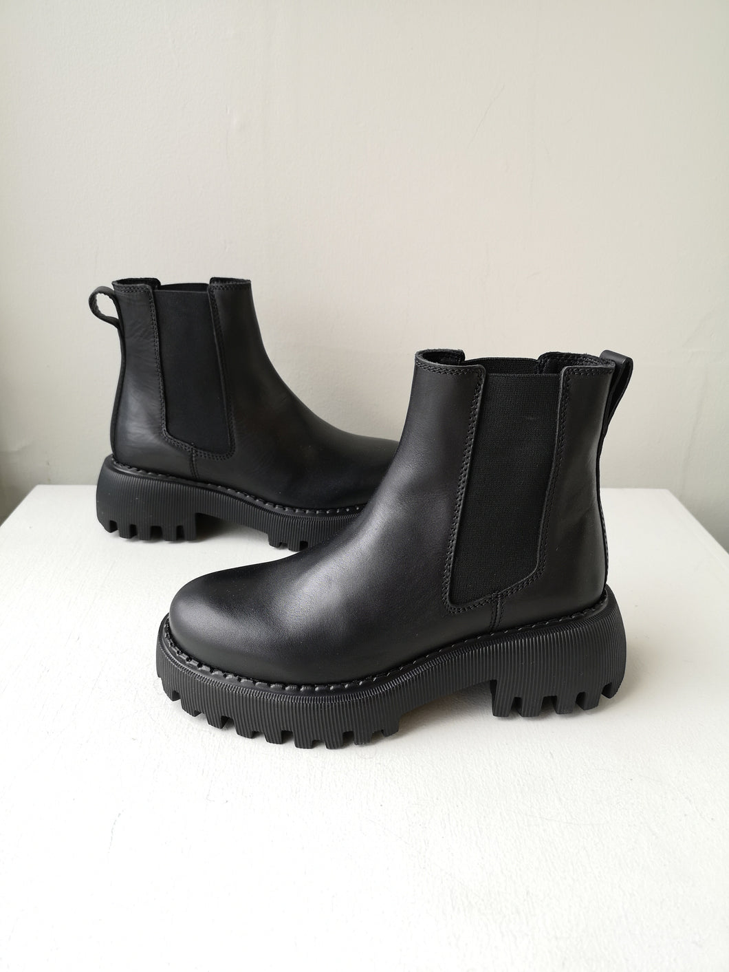 Shoe The Bear - Posey Chelsea Boot - Black/Black Sole