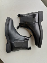 Load image into Gallery viewer, Shoe the Bear - Thyra Chelsea Boot - Black

