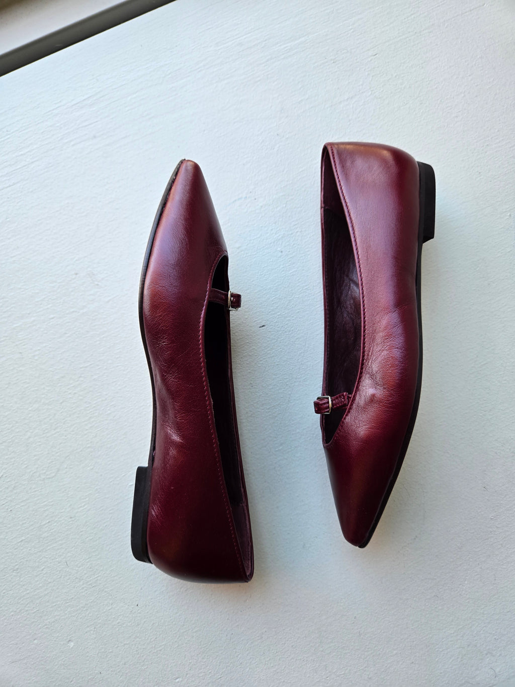 Sister x Soeur - Babs Pointed Flats - Bordo