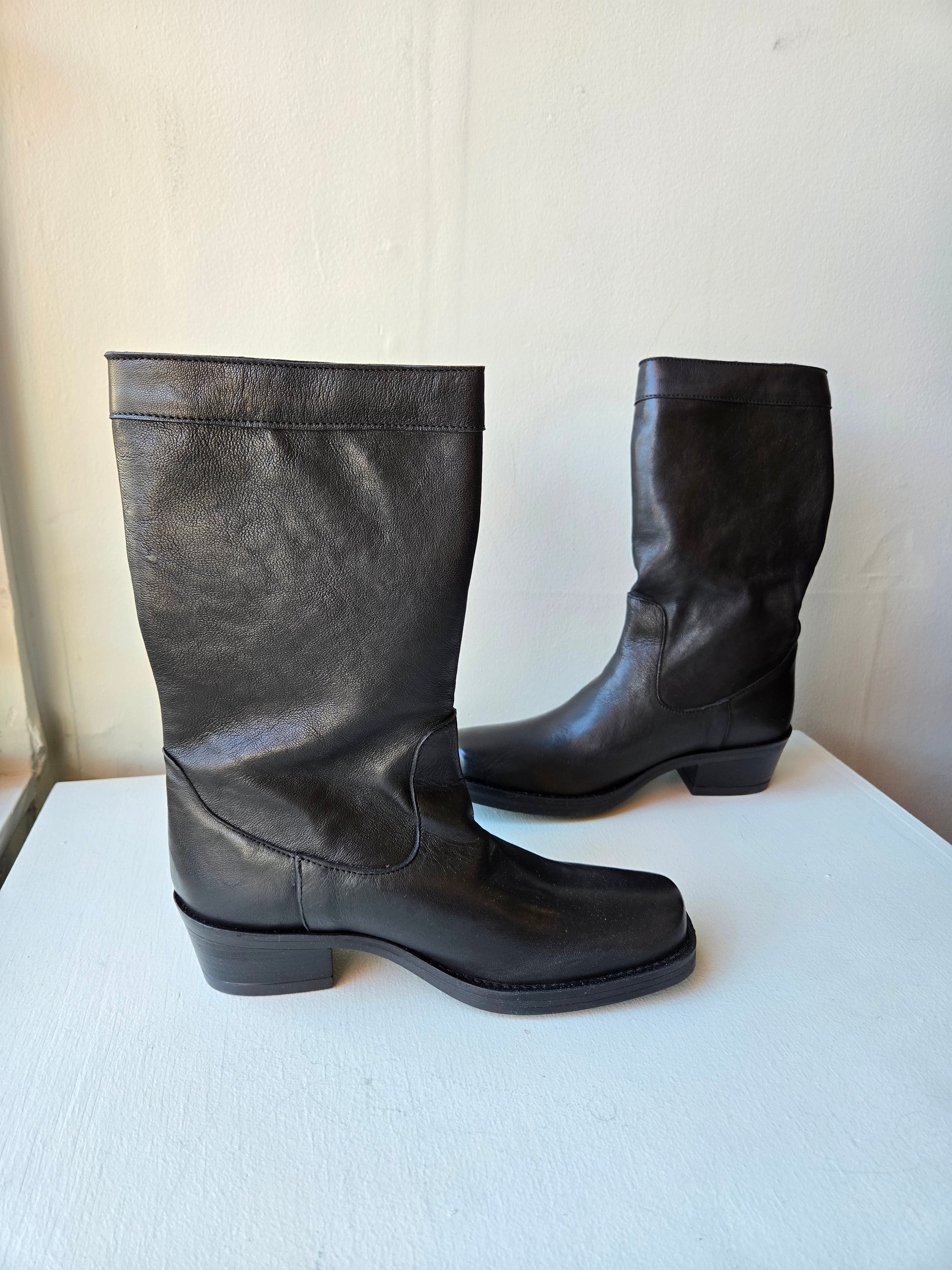 Sister x Soeur - Sadie Mid-High Boot - Black